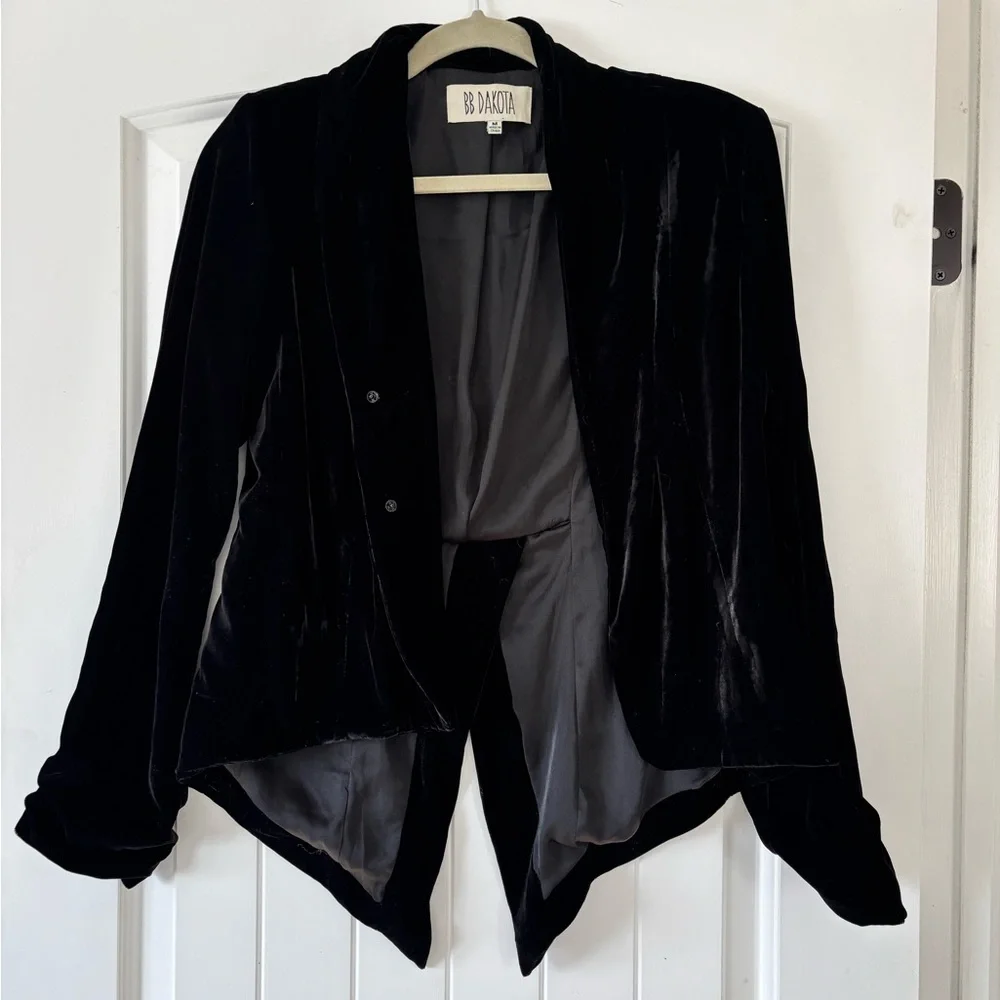 BB Dakota Women's Elegant Black Velvet Blazer - Picture 1 of 4